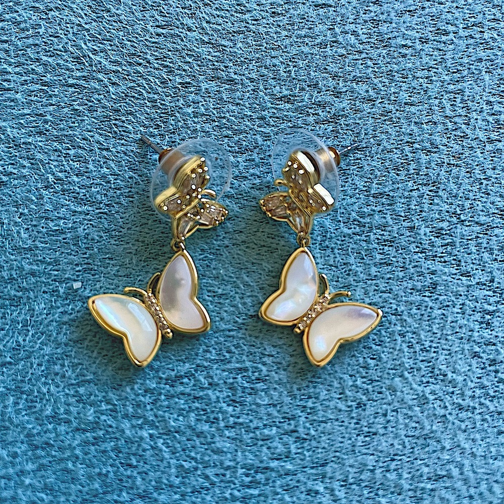 🦋 Beautiful butterfly earrings 💫